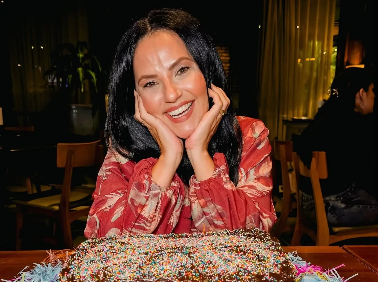 Luciana Ribeiro comemora b-day em clima de muita alegria