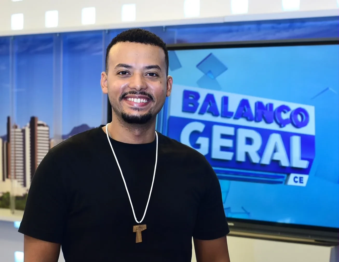 Cantor José Anderson leva fé e esperança ao programa Balanço Geral Ceará