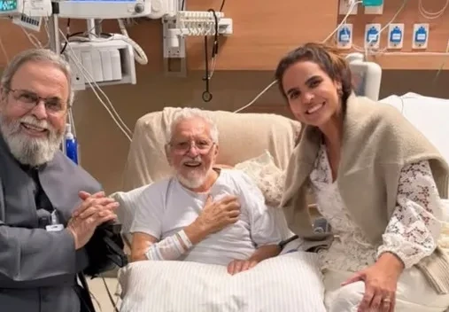 Carlos Alberto de Nóbrega se recupera após delicada cirurgia
