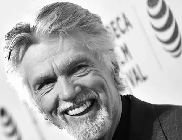 URGENTE: morre o ator Tom Skerritt