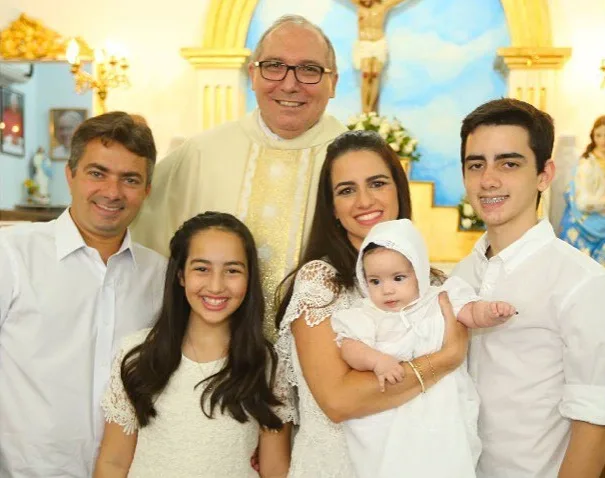 Lídia Frota à pia batismal