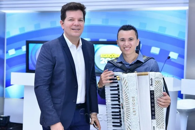 Gustavo Serpa na abertura do debate da TV Cidade
