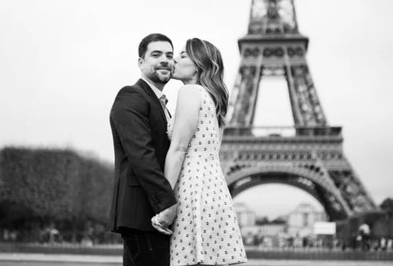 Rodrigo Grangeiro comemora seus 40 anos em Paris