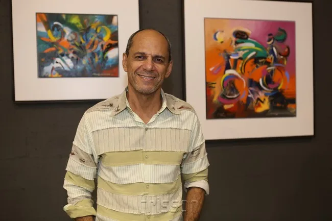 Mano Alencar "Entre os traços e a cor"