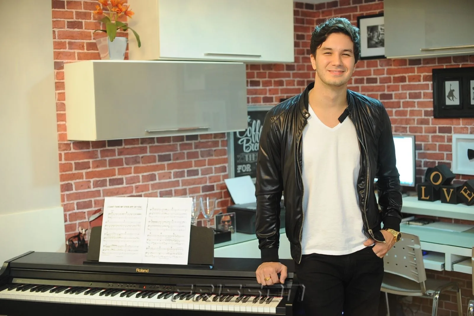 Levi Castelo Branco grava clipe