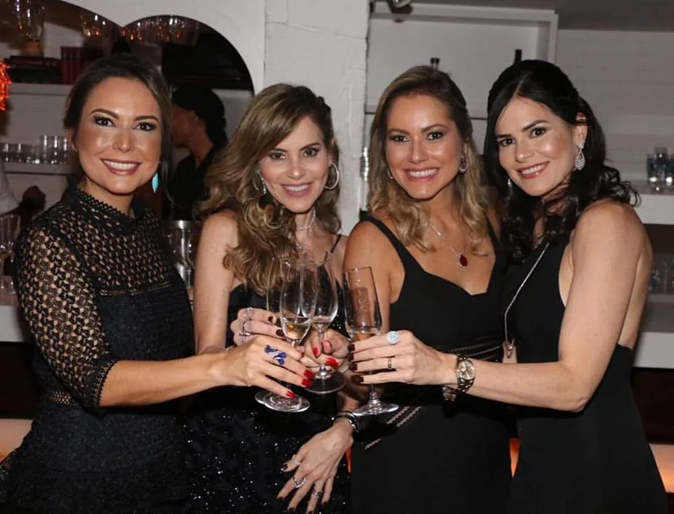 Tallis Joias fotografa seu catálogo de fim de ano
