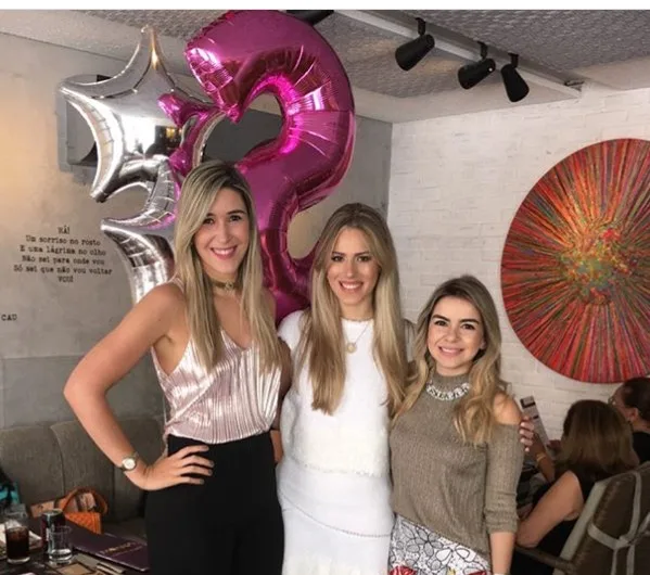 Sarah Castro soprou velinhas