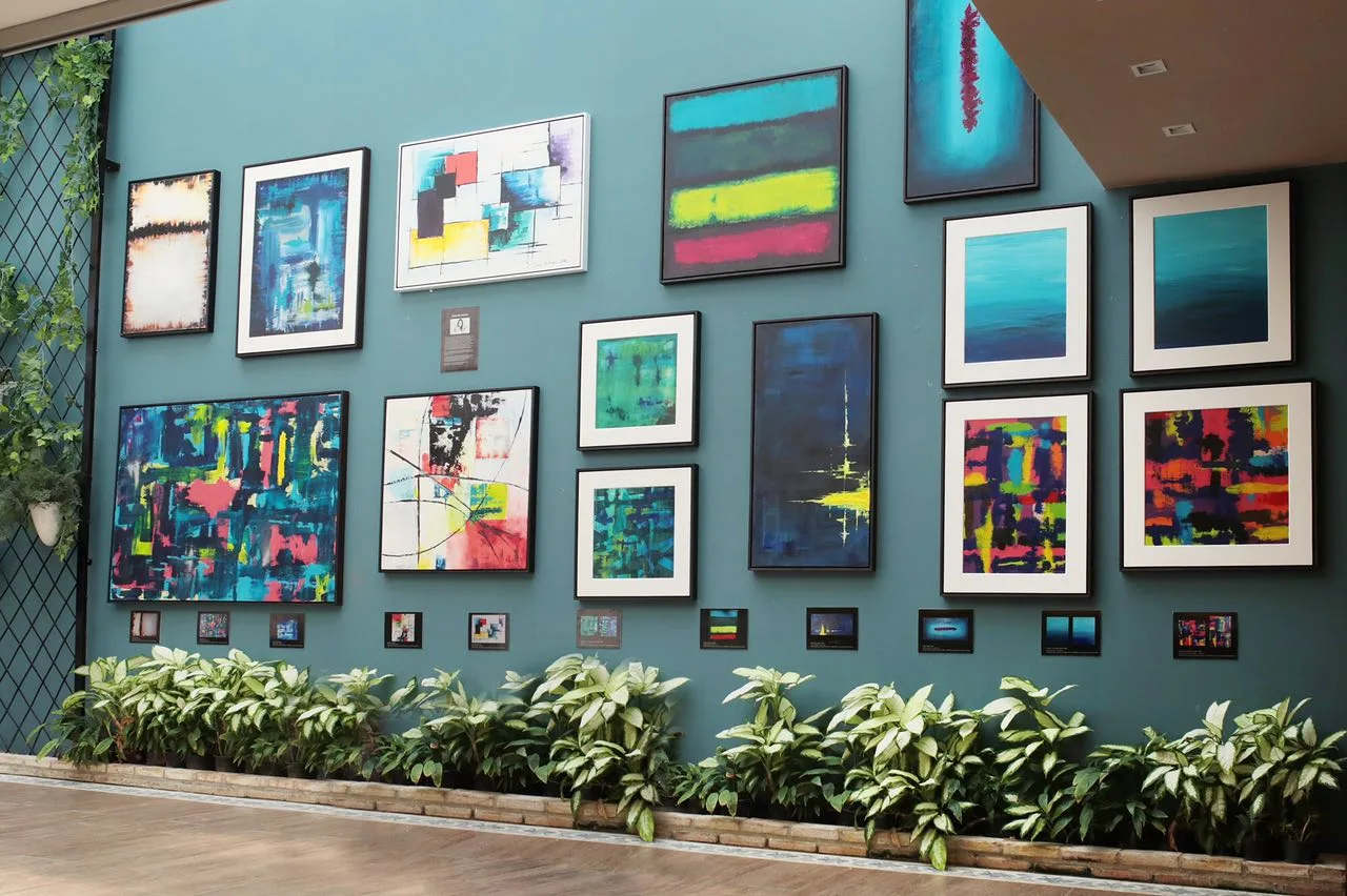 Carol Silveira assina exposição na La Vinci