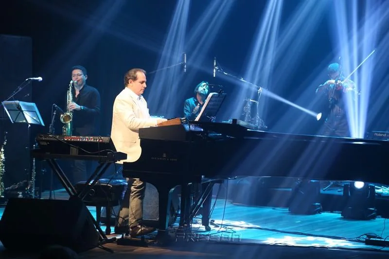 Ricardo Bacelar faz apresentação no Cineteatro São Luiz
