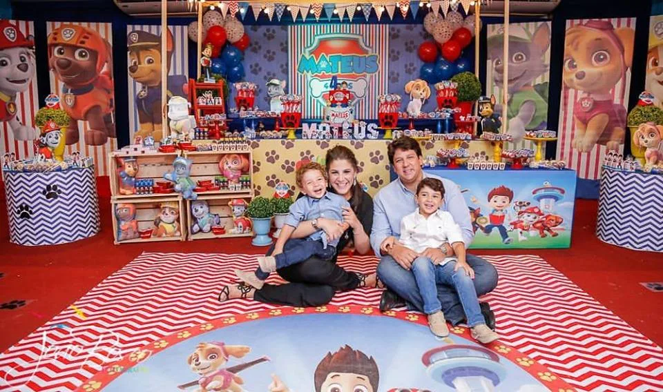 Carol Ary e Mateus Carvalho festejam 4 anos do herdeiro