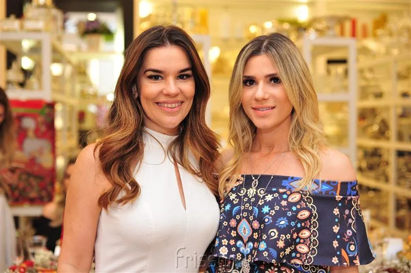 Ana Paula Domene comemora em dose dupla