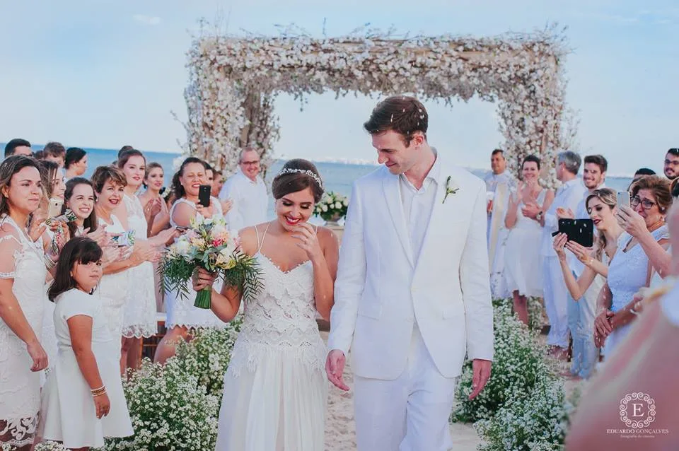 Marina Lolato e Tim Van Wagner casam na Mansão Beach