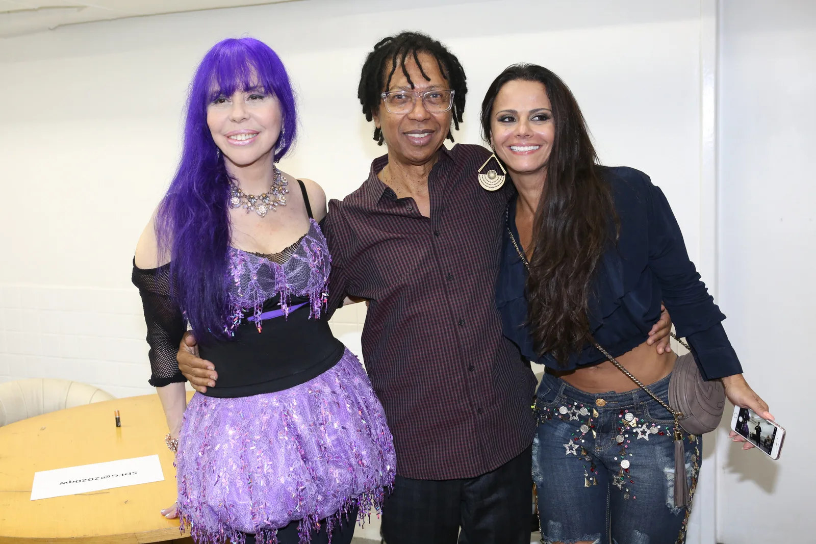 Celebridades conferem Novos Baianos
