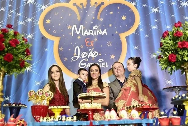 Fábio e Rafaela Benevides em festa dupla dos filhos