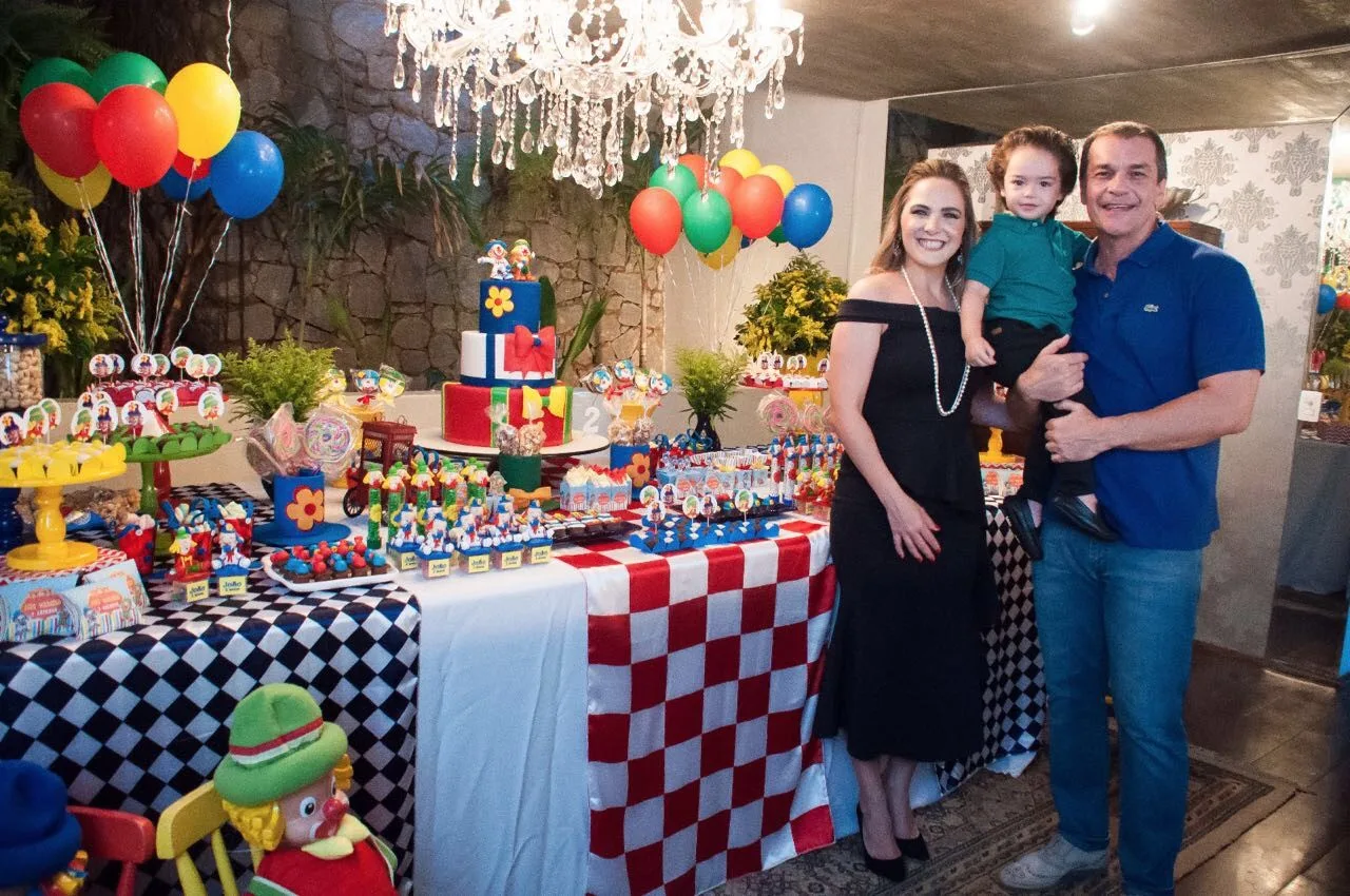 Kelley e Marcelo Mendes festejam dois anos do filho