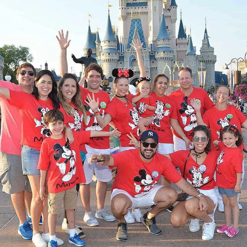 Curtindo a Disney em família