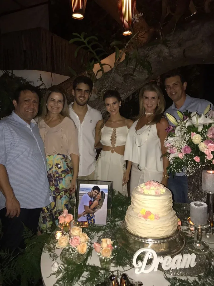 Mariana Pinto e Lucas Ximenes casam civil