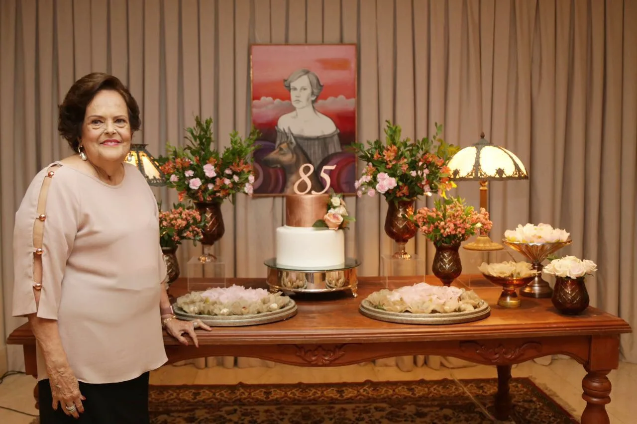 Alzira Ximenes brindou seus 85 anos