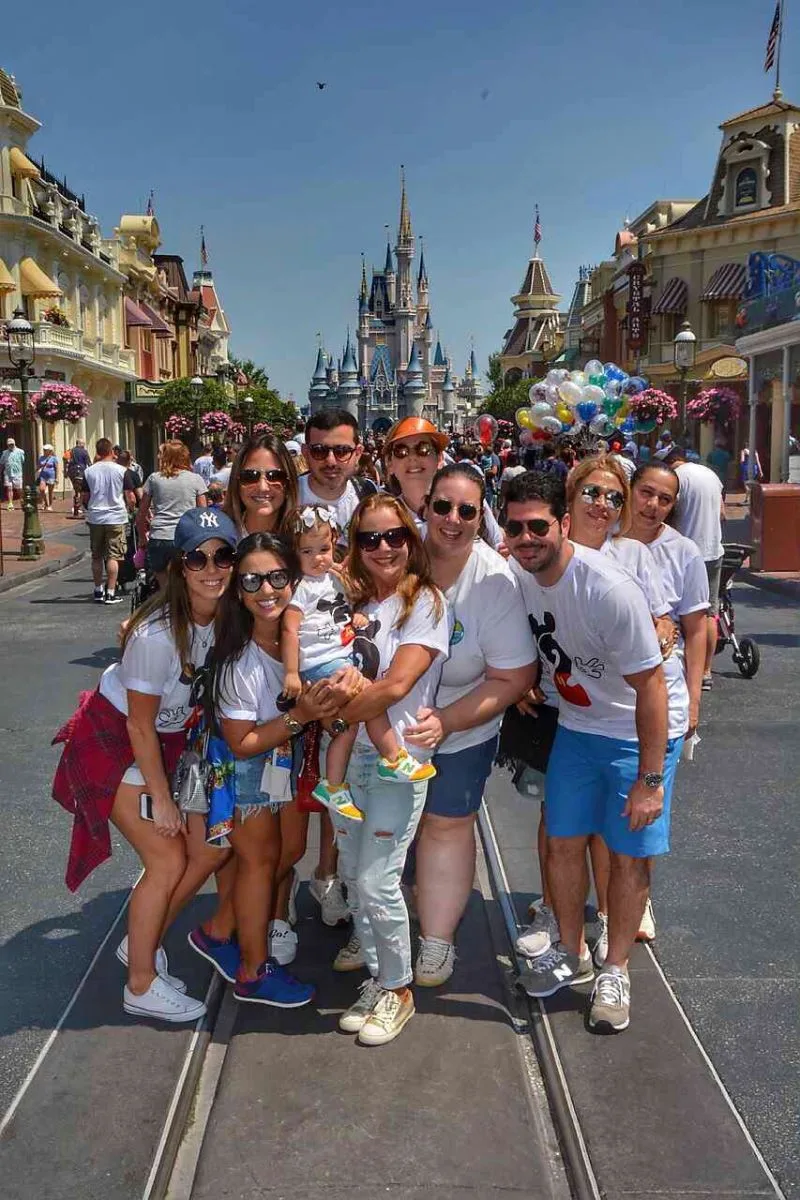 Clara Frank comemora niver em viagem