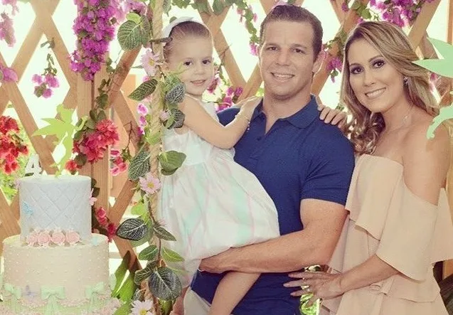 Paulinha e André Rolim festejam 4 anos de Luiza