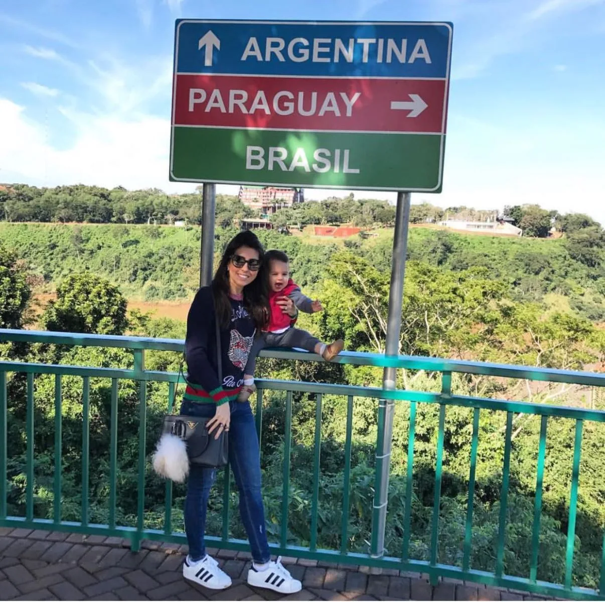 Léo Aguiar e Tayra Romcy em viagem com Álvaro