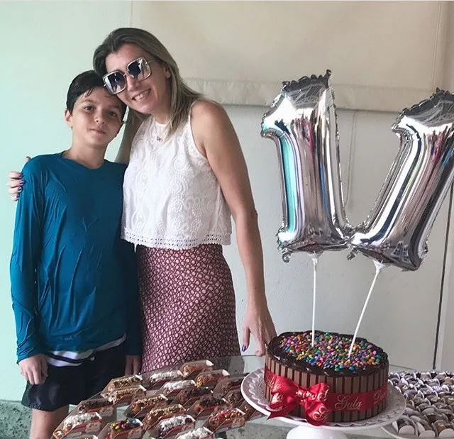 Paty Simona festeja nova idade de Sammy