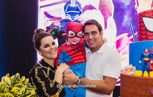 Ana Paula Domene e Renato Soares festejam 3 anos de Arthur