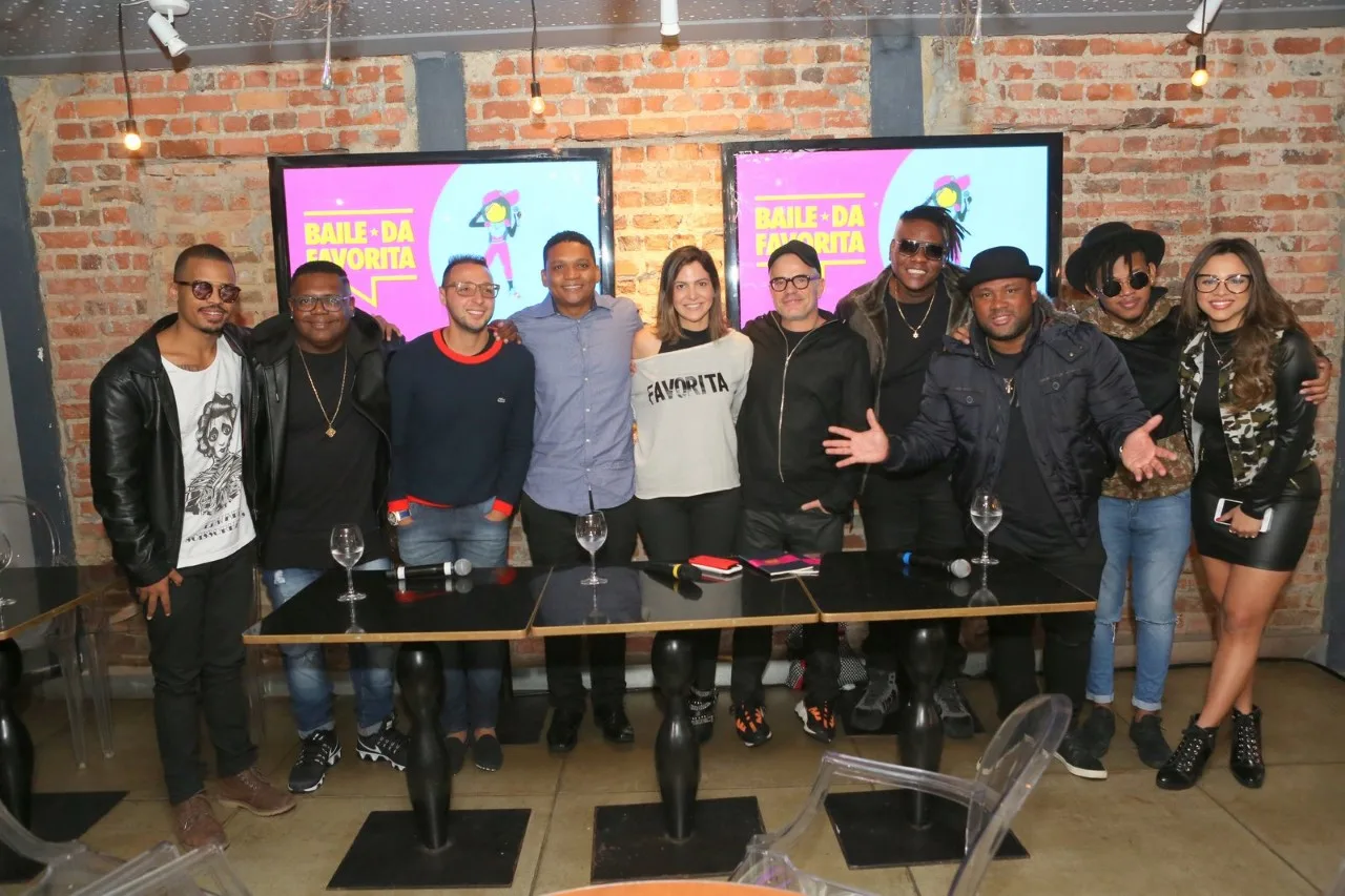Carol Sampaio apresenta nova marca do Baile da Favorita