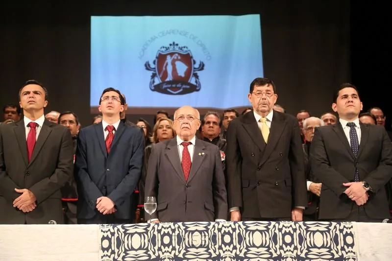Academia Cearense de Direito empossa novos membros