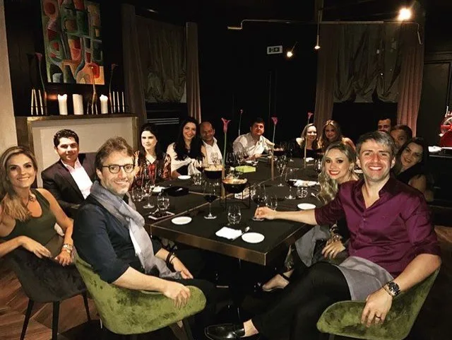 Francisco Marinho brinda seus 40 anos com estilo