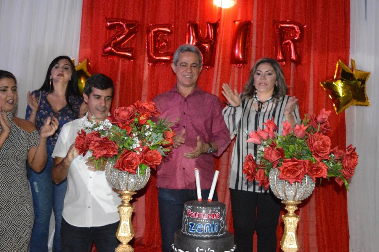 Zenir Oliveira ganha parabéns