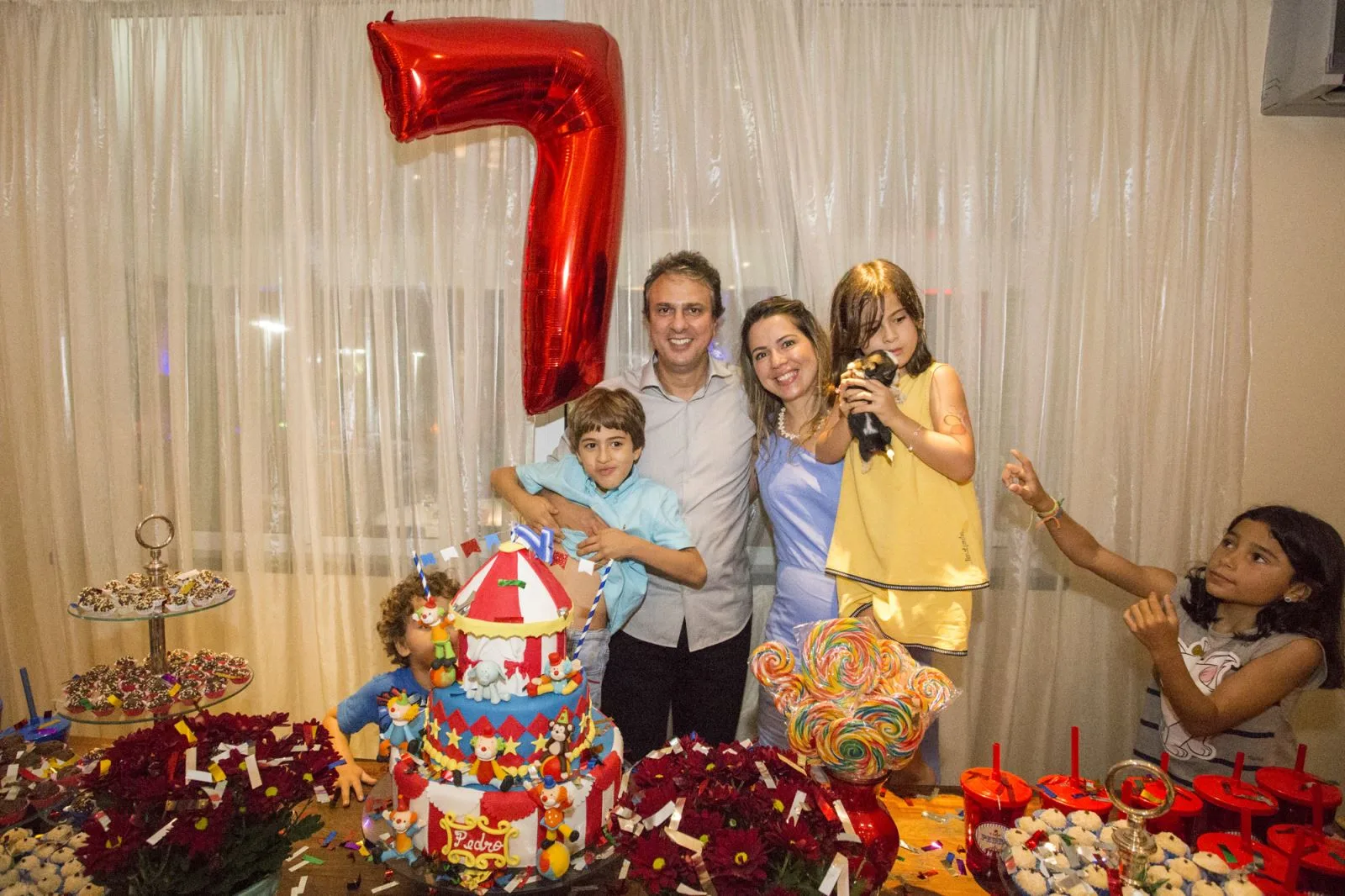Camilo e Onélia Santana celebram 7 anos de Pedro