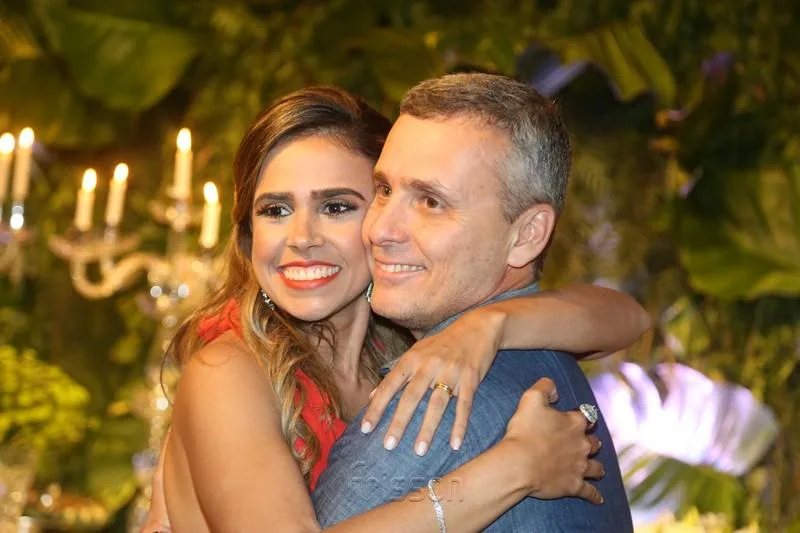 Lise Vasconcelos celebra nova primavera com muito requinte