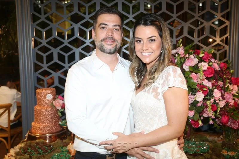 Tatiana Cavalcante e Rodrigo Grangeiro casam no civil