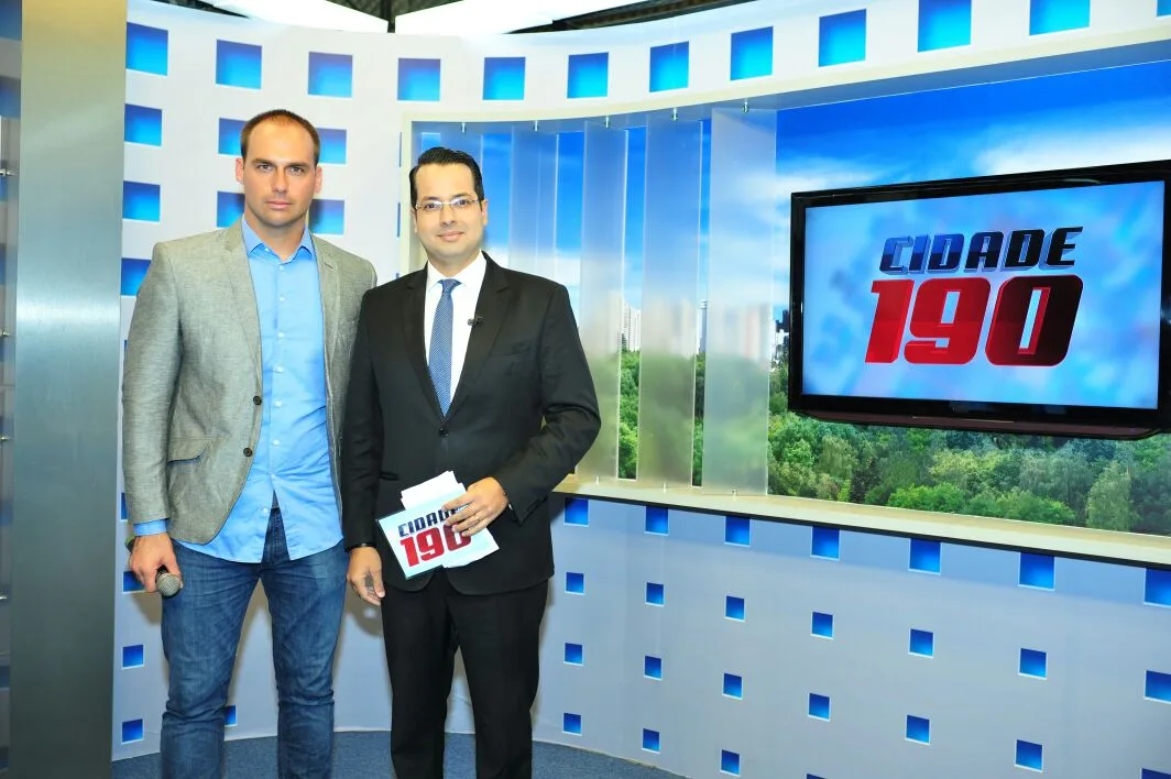 Eduardo Bolsonaro visita TV Cidade