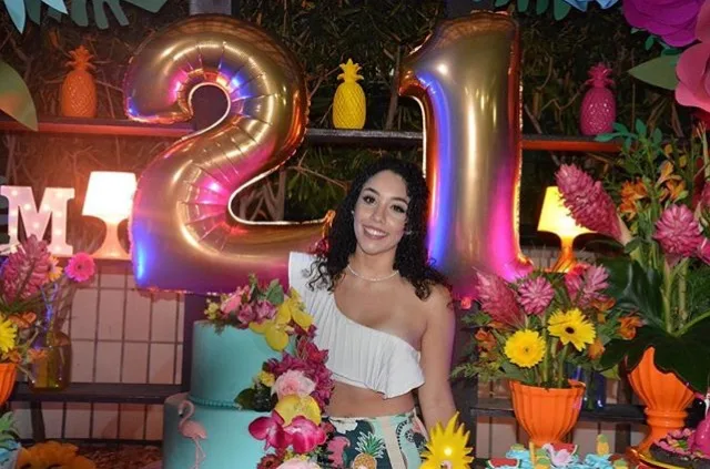 Marine Praciano festeja seus 21 anos