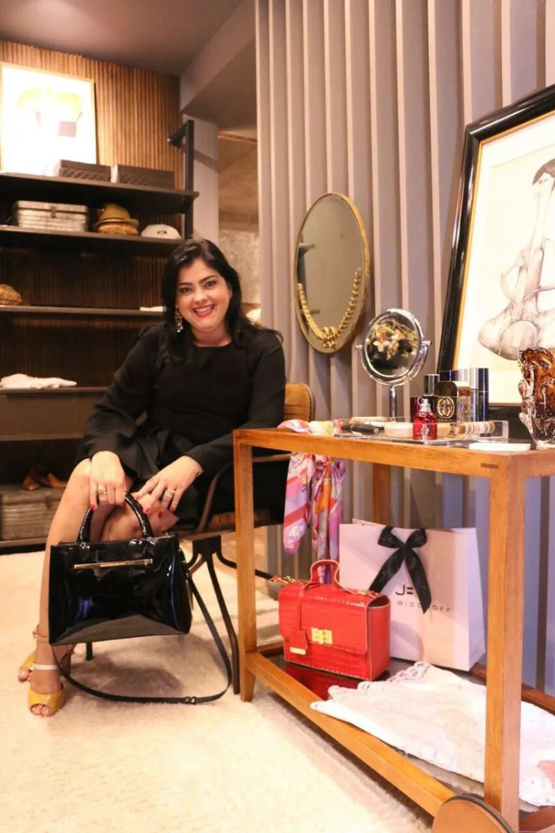 Vivi Almada brinda os oito anos de sua Jorge Bischoff