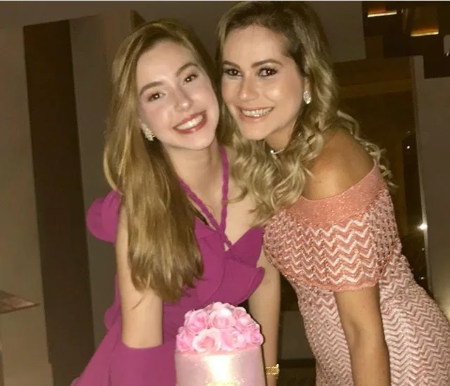 Nicole Franco brindou os 18 anos