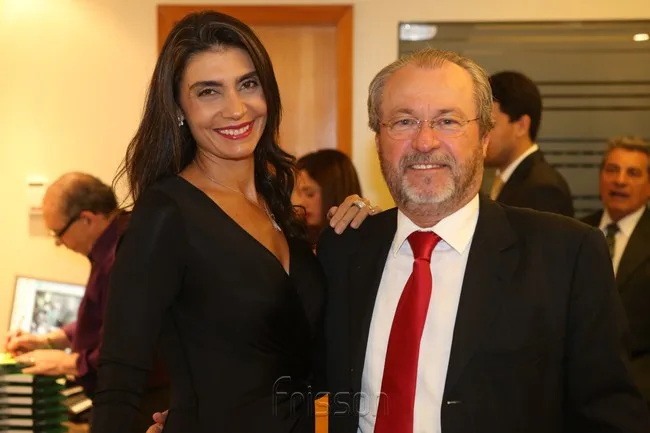 Cândido Albuquerque lança livro