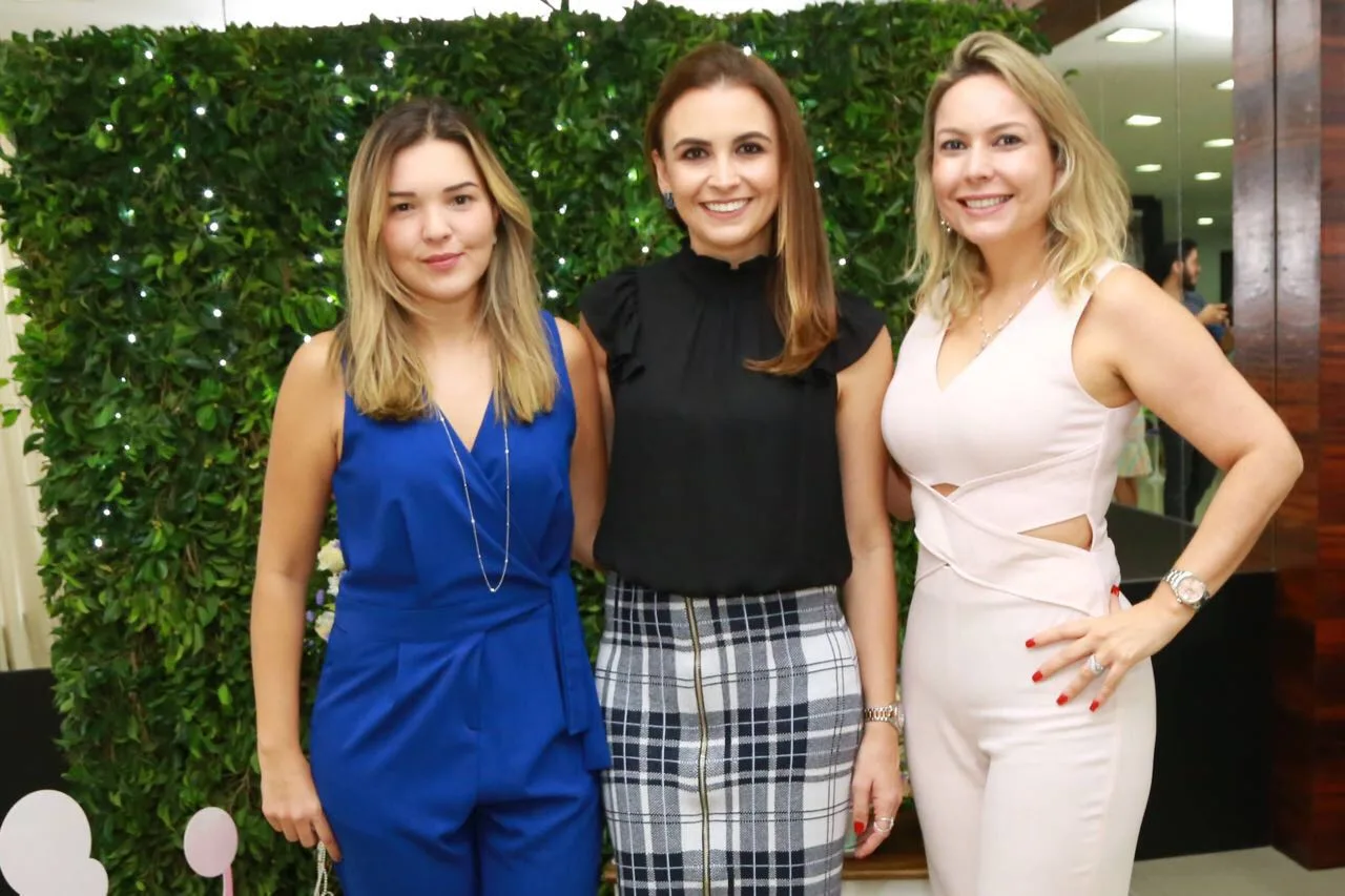 Liana Ximenes promove shooting de sua grife infantil