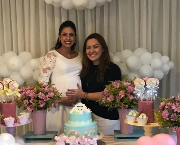 Luiza ganha chá de baby