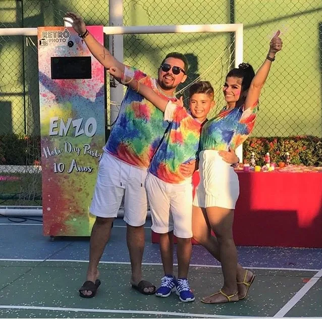 Isabele e Xand comemoram 10 anos do Enzo