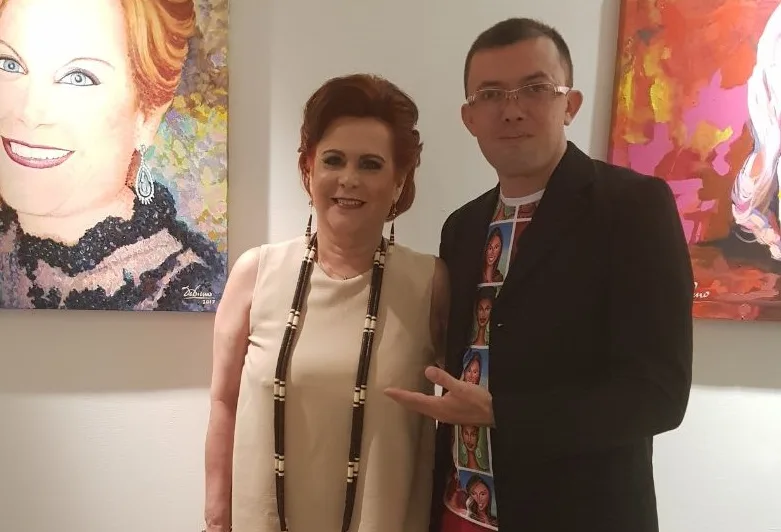 Exposição Caras e Cores em clima de homenagens