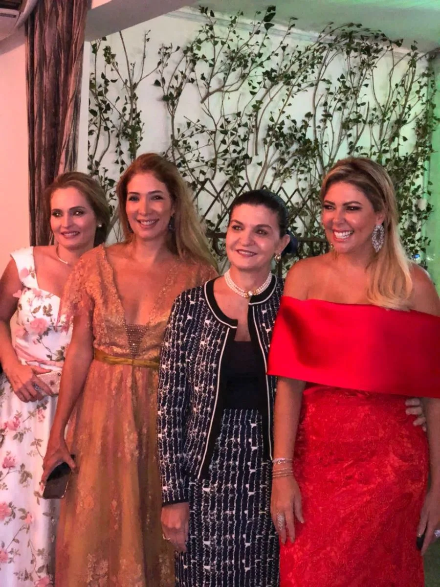 Evento reúne noivas em noite de brilho