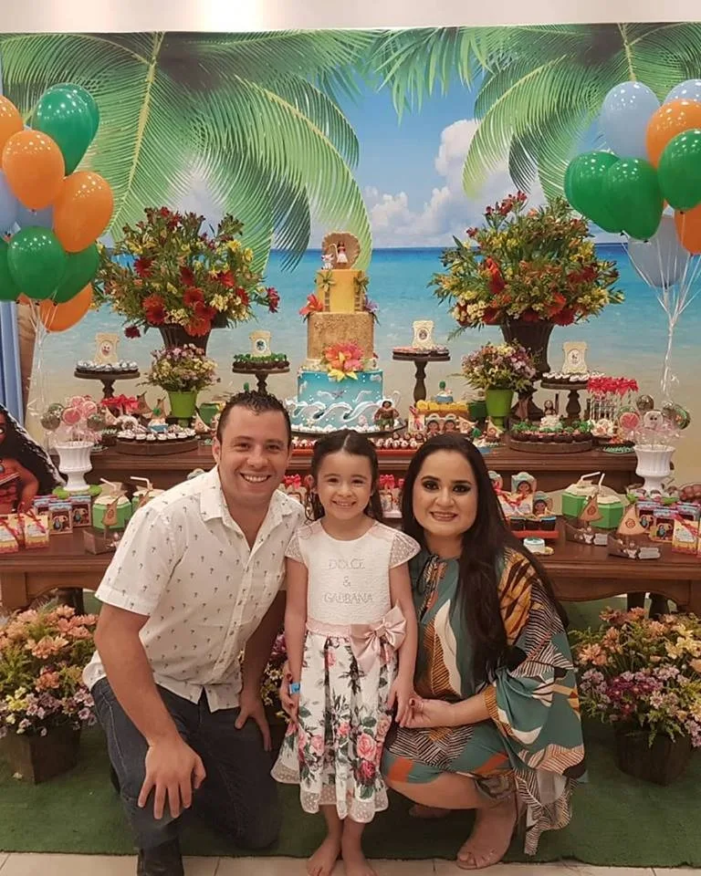 Mariam Valentina celebra aniversário em festa de Moana