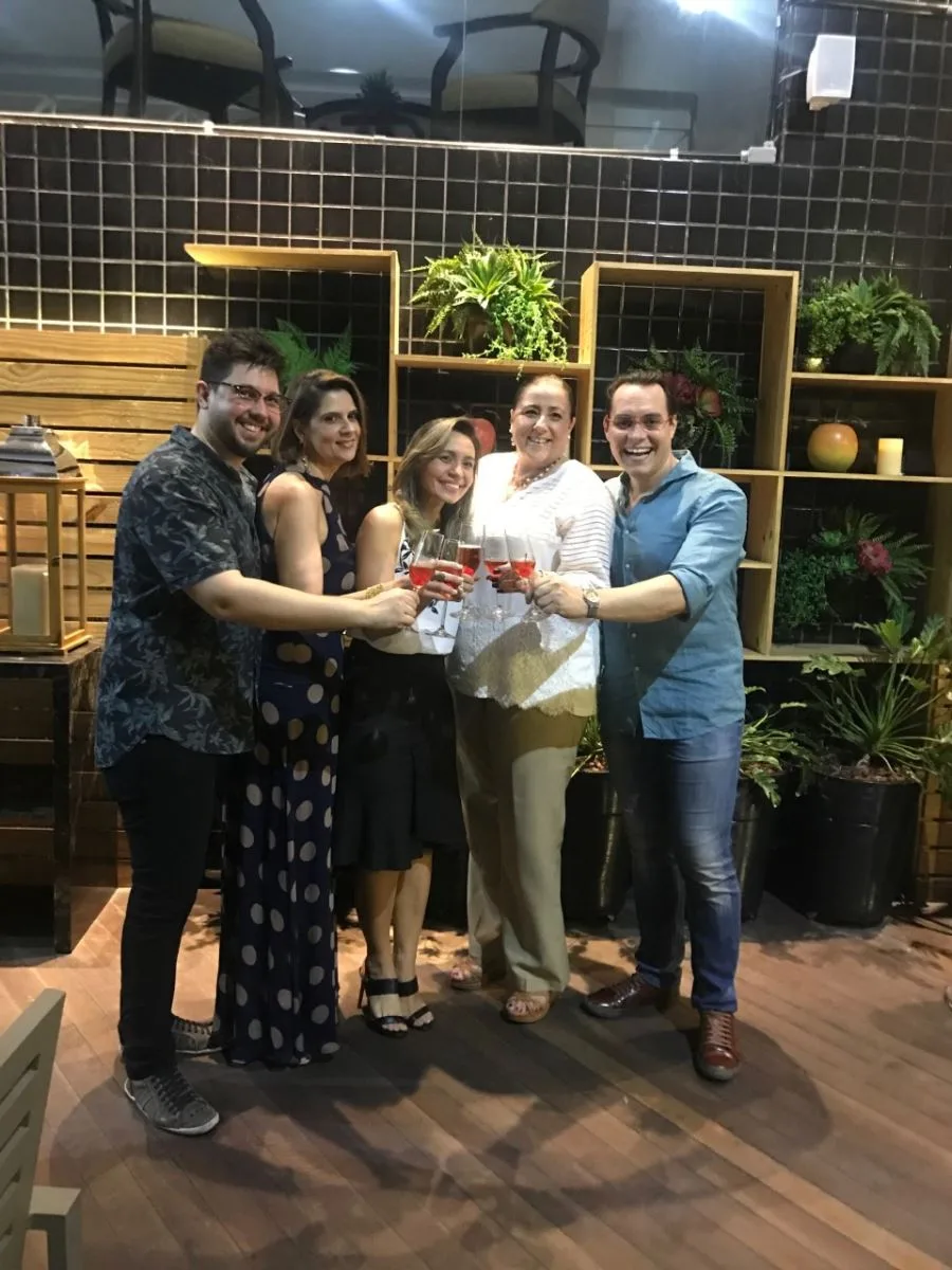 Lane Cavalcante inaugura Yucca Gastronomia