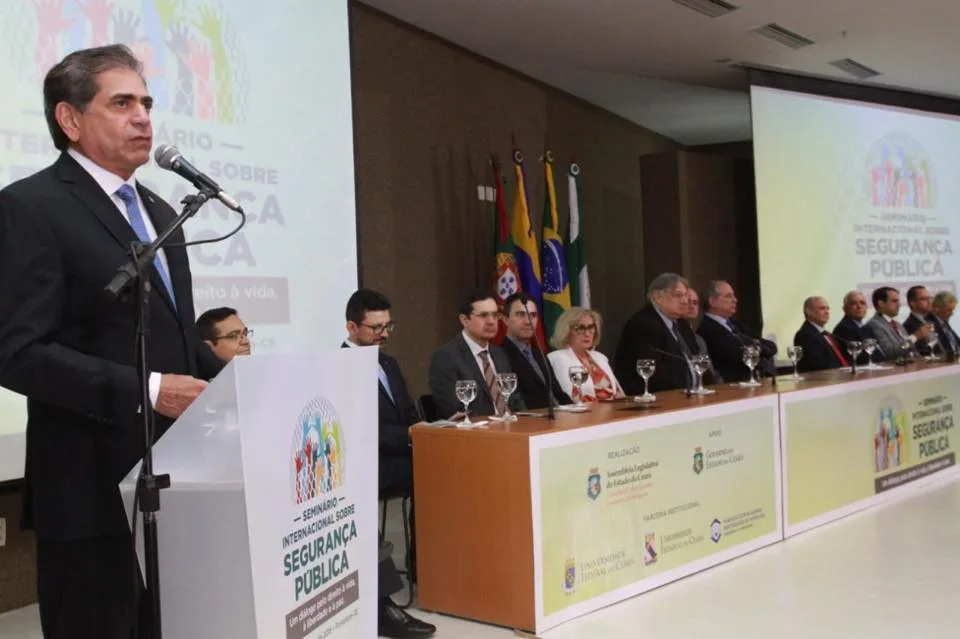 Ciro Gomes palestrou no Seminário de Segurança Pública