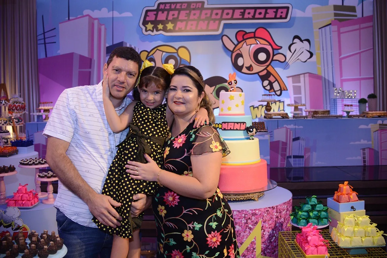 Liduina Figueiredo e Marcos Félix festejam aniver da Manu