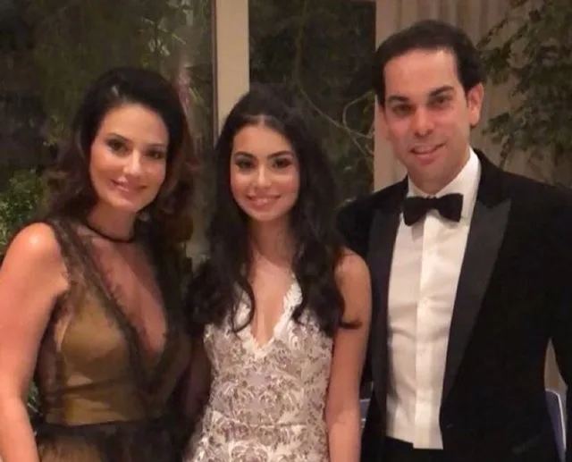 Claudia Vale comemora 15 anos com festão