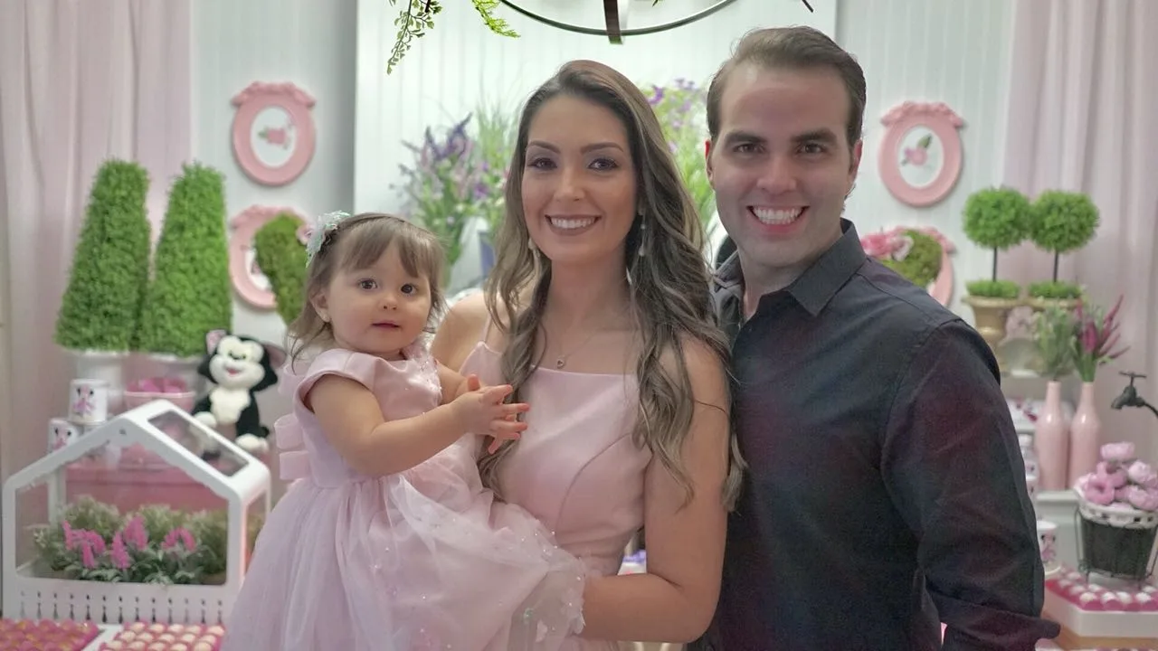 Catarina e André Guanabara festejam niver da filha nos EUA